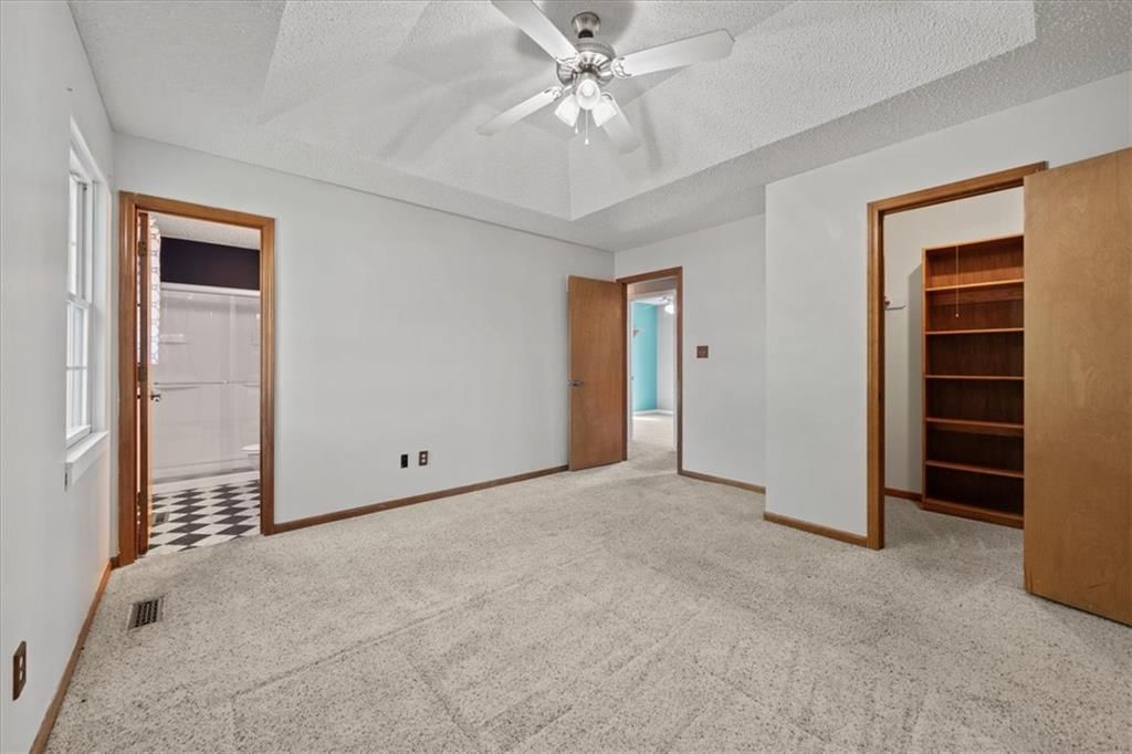 Photo 16 of 29 - 206 Pebblebrook Lane