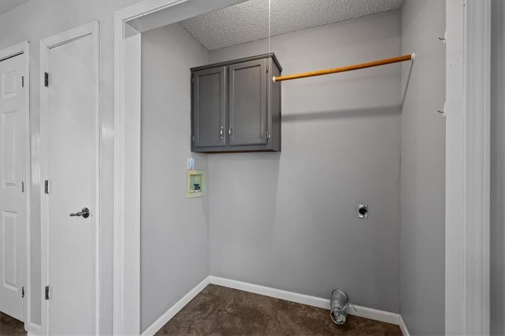 Photo 8 of 29 - 206 Pebblebrook Lane