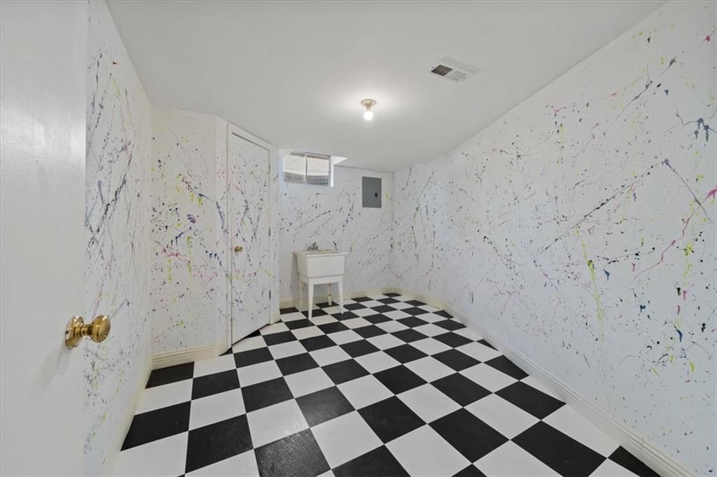 Photo 23 of 29 - 206 Pebblebrook Lane