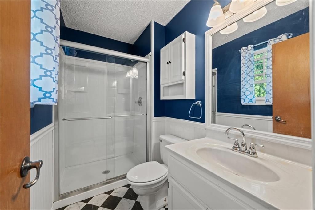 Photo 17 of 29 - 206 Pebblebrook Lane