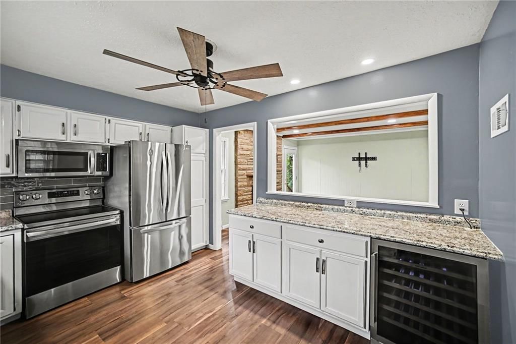 Photo 13 of 29 - 302 NE Northcrest Drive, Kansas City, MO 64116