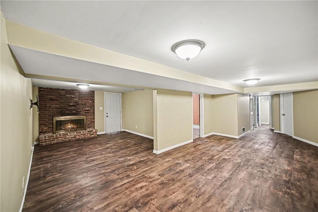 Photo 22 of 29 - 302 NE Northcrest Drive, Kansas City, MO 64116