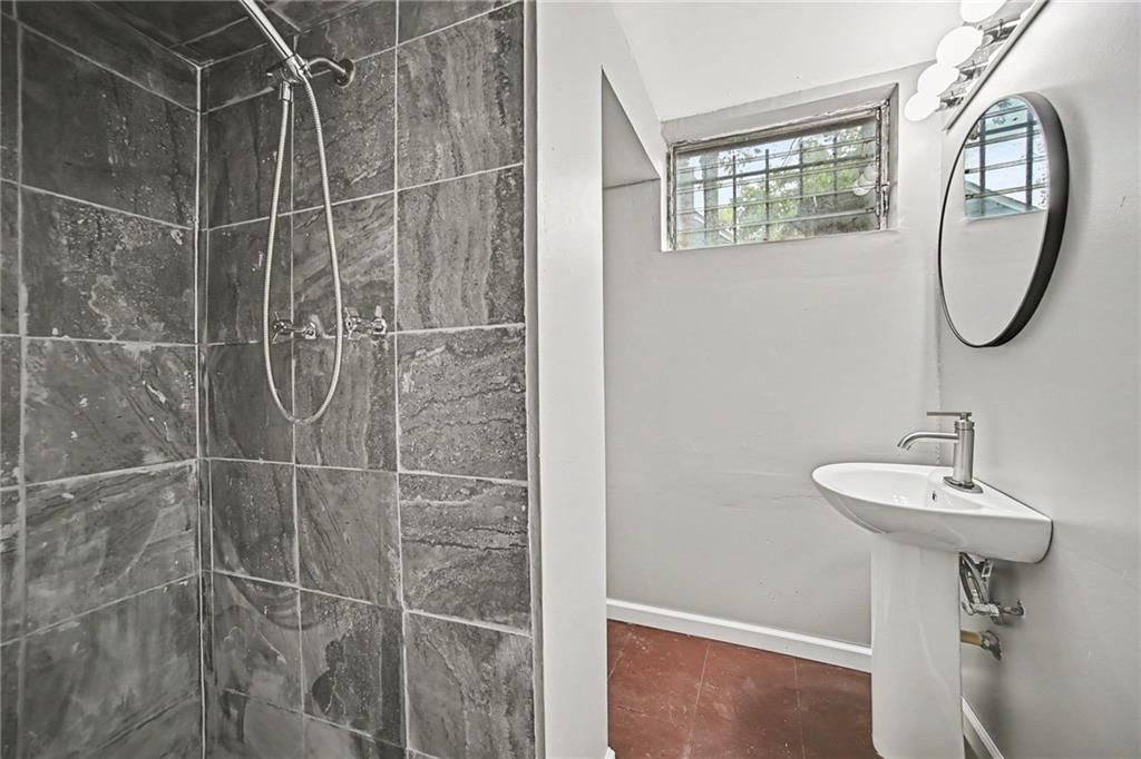 Photo 25 of 29 - 302 NE Northcrest Drive, Kansas City, MO 64116