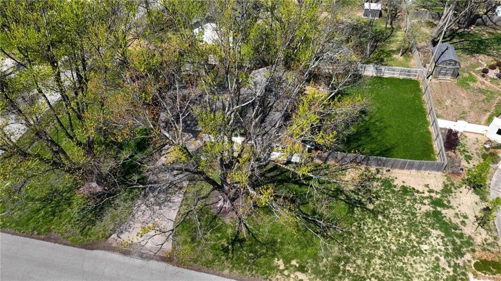 1604 Ridgeway Dr, Greenwood, MO: listing photo 2
