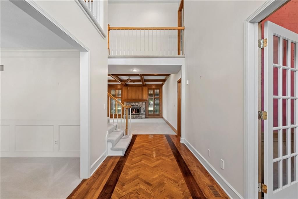 Photo 13 of 67 - 12808 Sherwood Drive, Leawood, KS 66209