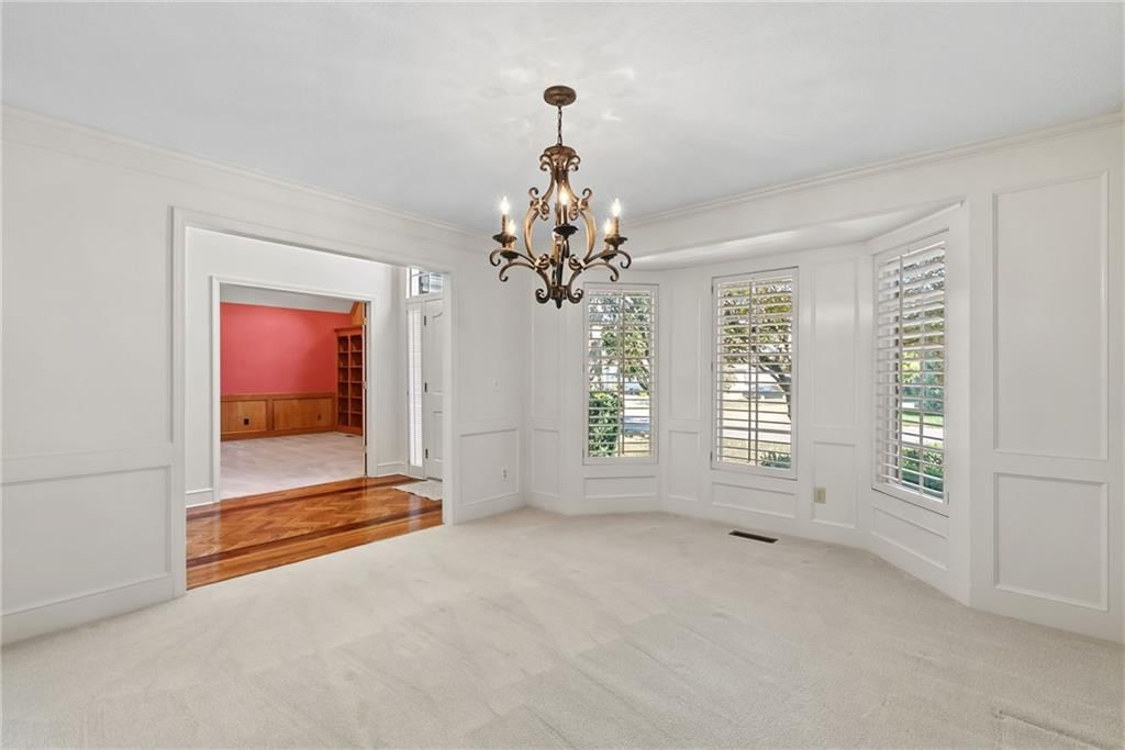 Photo 18 of 67 - 12808 Sherwood Drive, Leawood, KS 66209