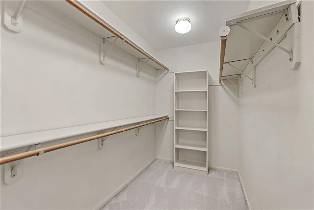Photo 32 of 67 - 12808 Sherwood Drive, Leawood, KS 66209