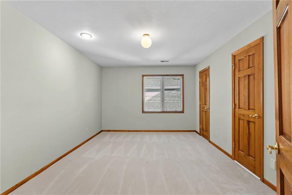 Photo 43 of 67 - 12808 Sherwood Drive, Leawood, KS 66209