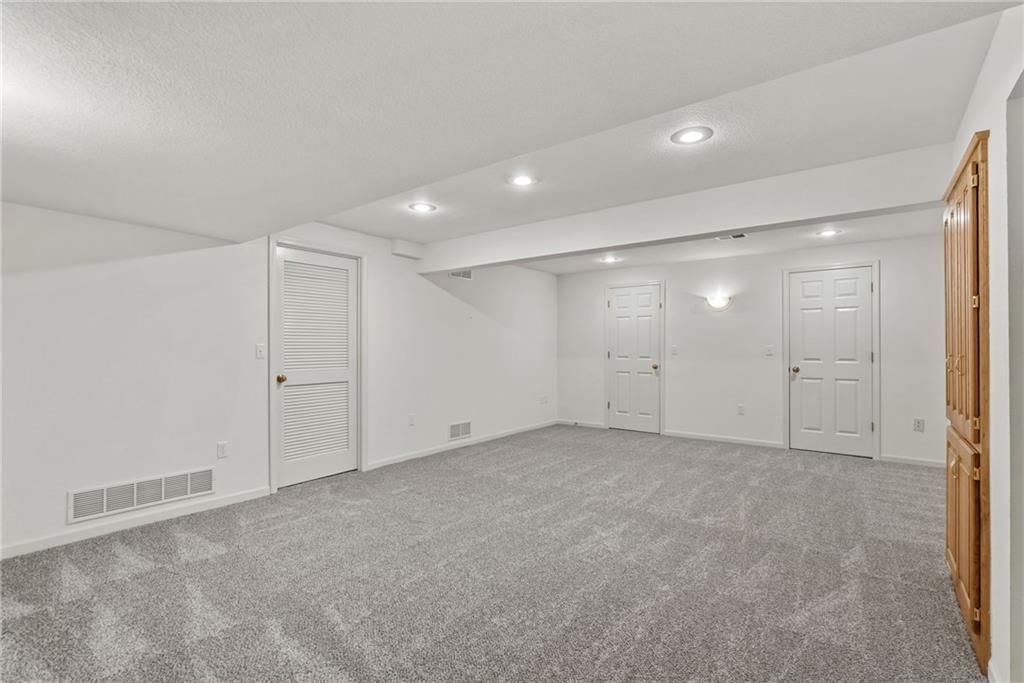 Photo 49 of 67 - 12808 Sherwood Drive, Leawood, KS 66209
