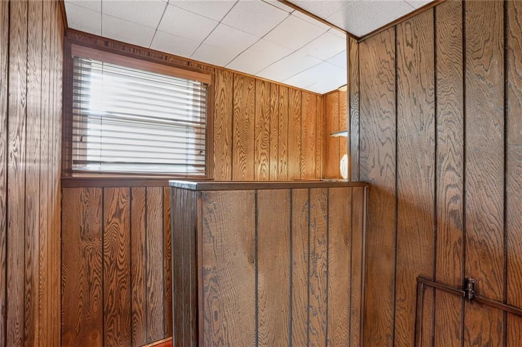 Photo 13 of 19 - 405 S Park Drive, Raymore, MO 64083