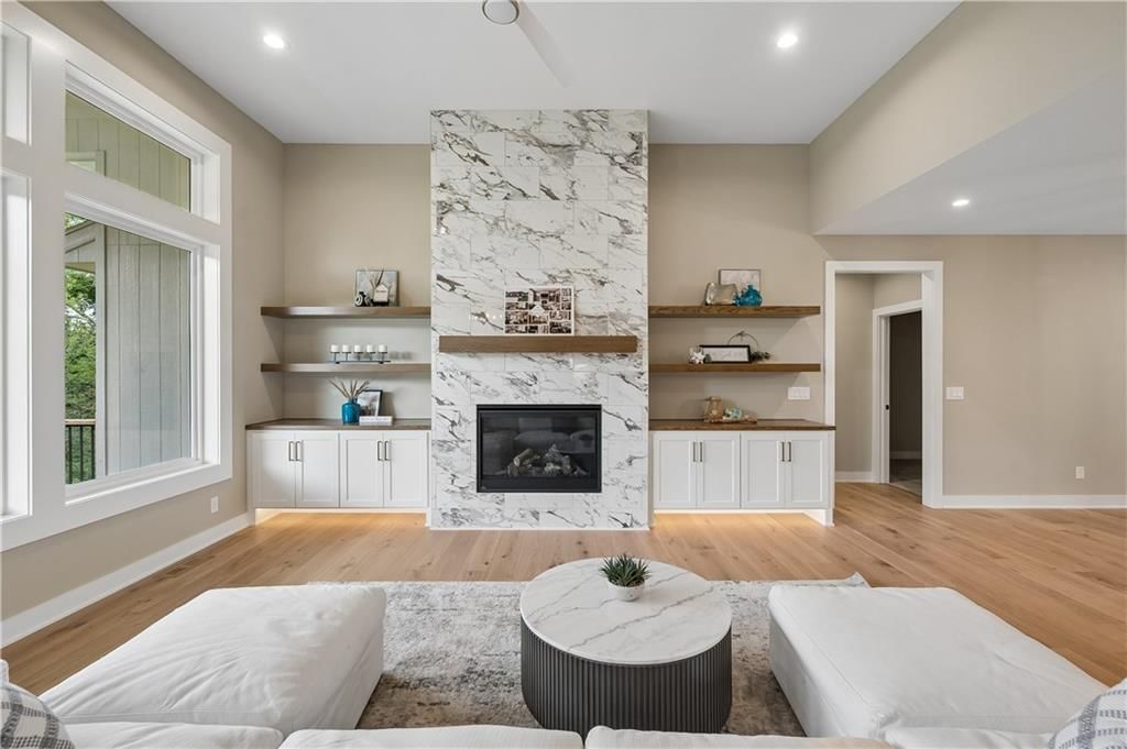 9177 N Montgall Avenue, Kansas City, MO: listing photo 2