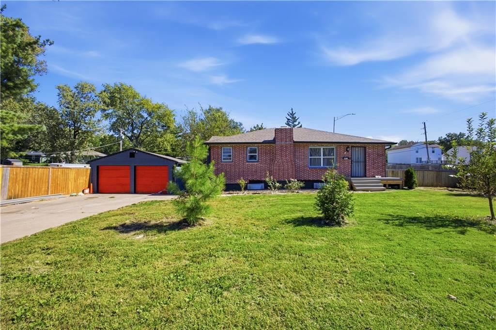 9417 Palmer Avenue, Kansas City, MO: listing photo 2