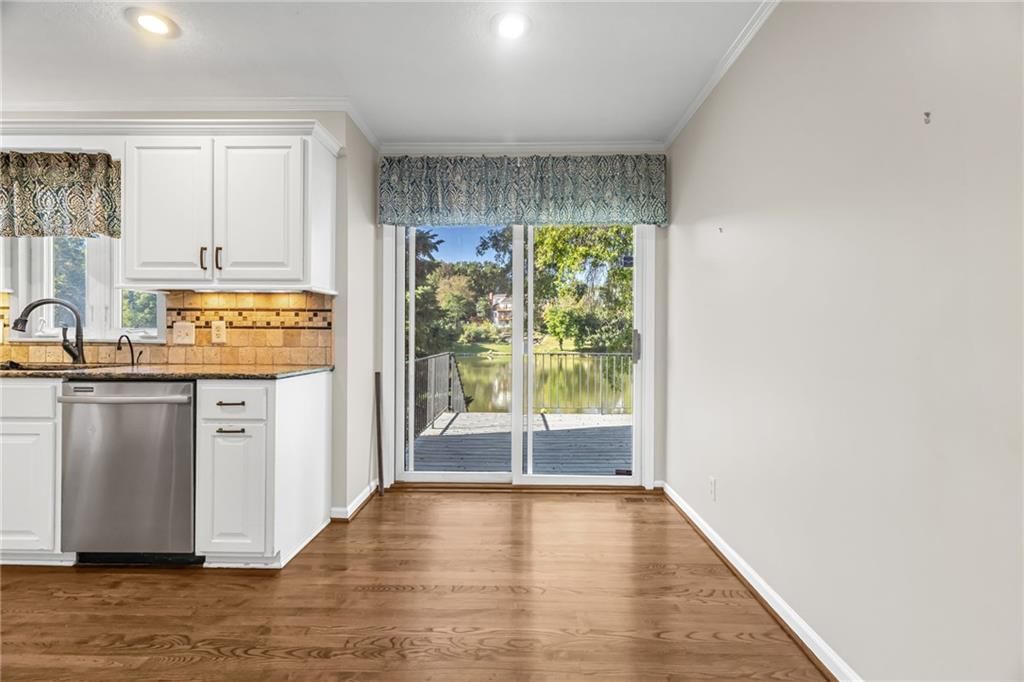 Breakfast nook at 3806 NE Beechwood Drive, Lee's Summit, MO 64064