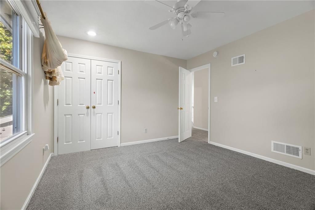 Photo 27 of 54 - 3806 NE Beechwood Drive, Lee's Summit, MO 64064