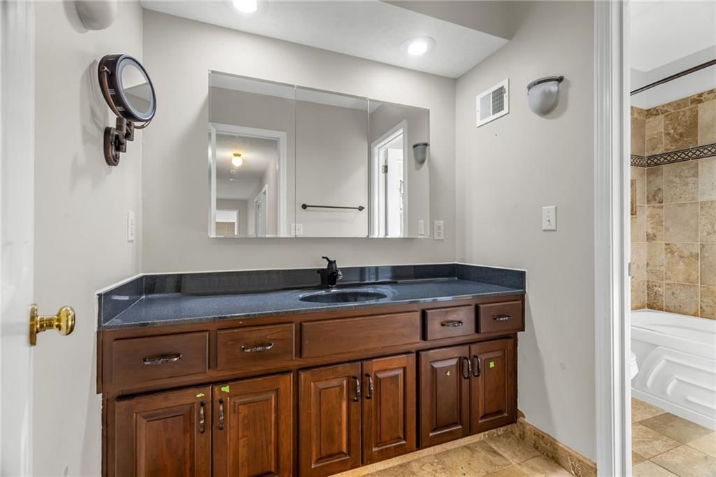 Photo 28 of 54 - 3806 NE Beechwood Drive, Lee's Summit, MO 64064