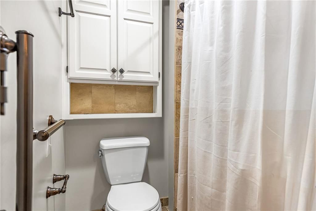 Photo 35 of 54 - 3806 NE Beechwood Drive, Lee's Summit, MO 64064