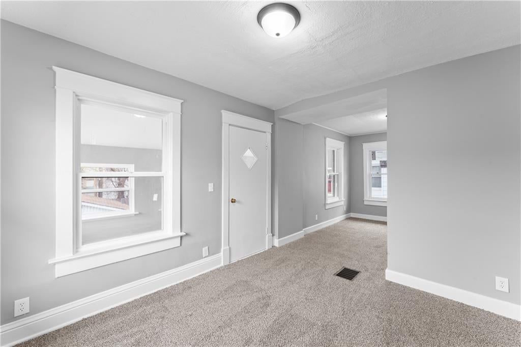 Photo 7 of 18 - 222 N 17th Street, Kansas City, KS 66102
