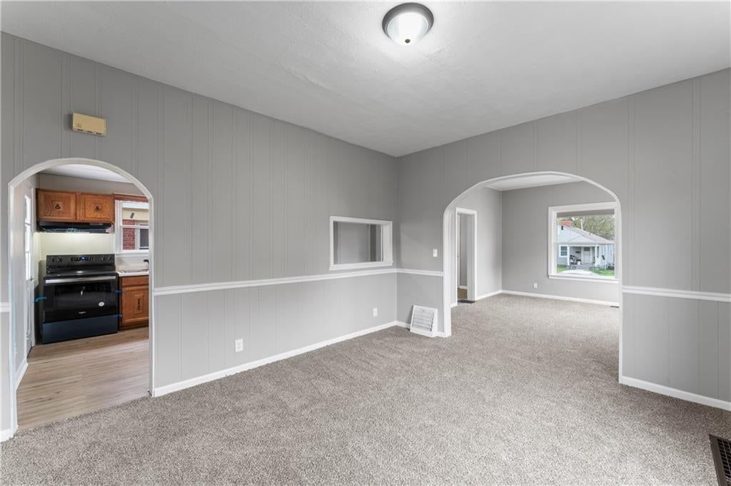 Photo 12 of 18 - 222 N 17th Street, Kansas City, KS 66102
