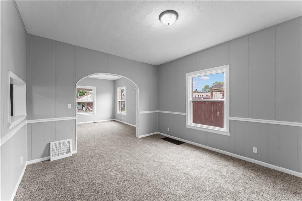 Photo 13 of 18 - 222 N 17th Street, Kansas City, KS 66102