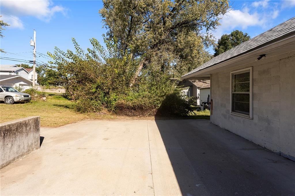 Photo 21 of 25 - 1212 Kingman Street, Leavenworth, KS 66048