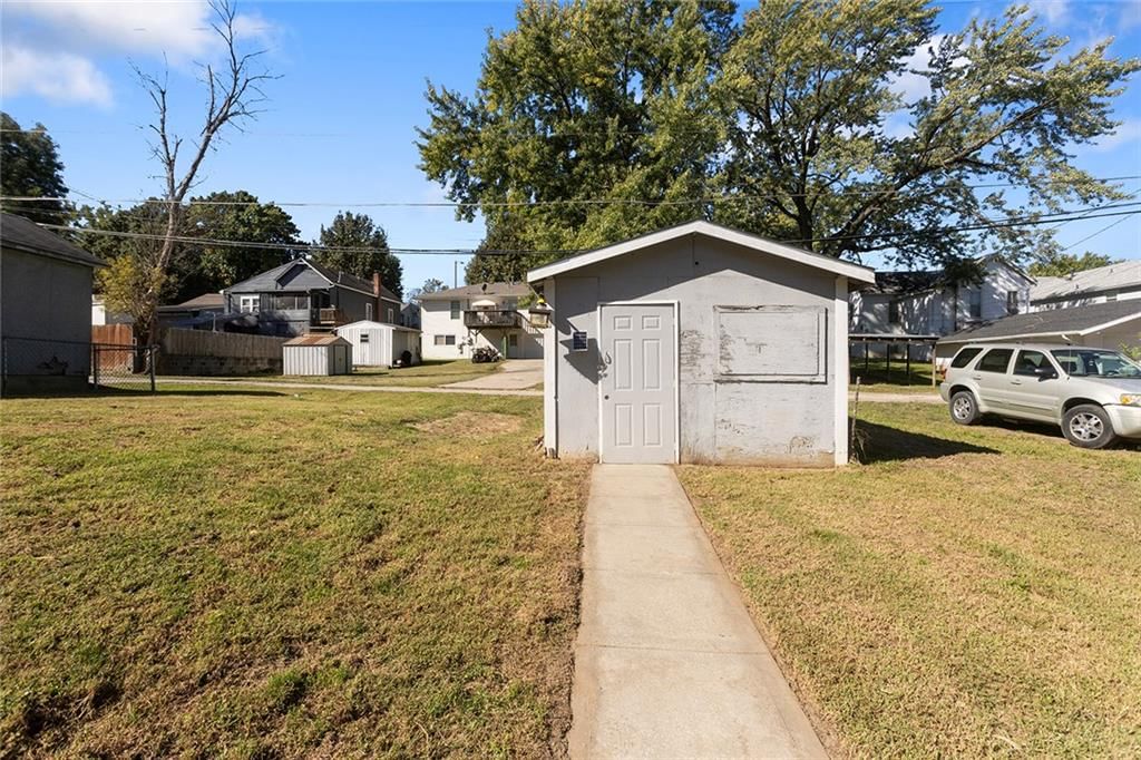 Photo 22 of 25 - 1212 Kingman Street, Leavenworth, KS 66048