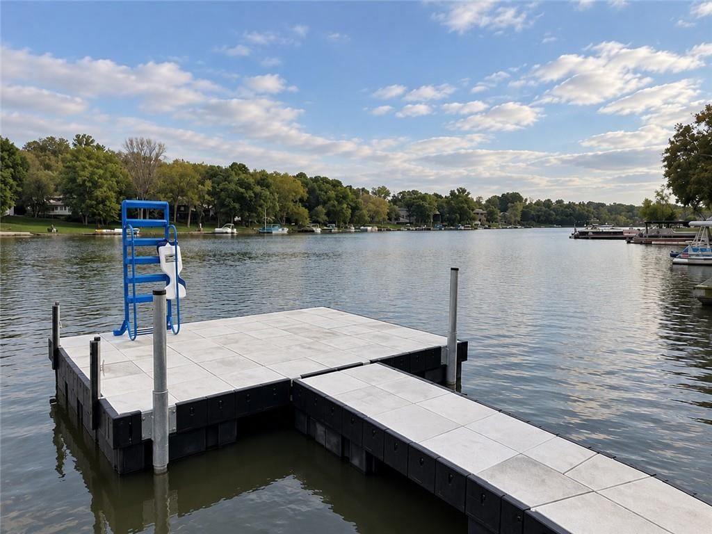 8311 NW Hillside Drive, Weatherby Lake, MO: listing photo 3