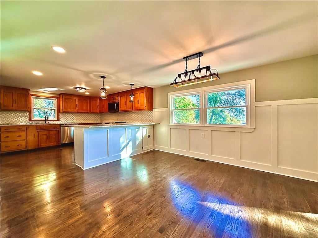 Photo 9 of 42 - 4833 N Winchester Street, Kansas City, MO 64119