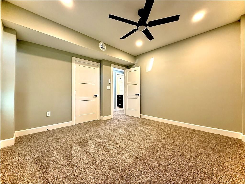 Photo 32 of 42 - 4833 N Winchester Street, Kansas City, MO 64119