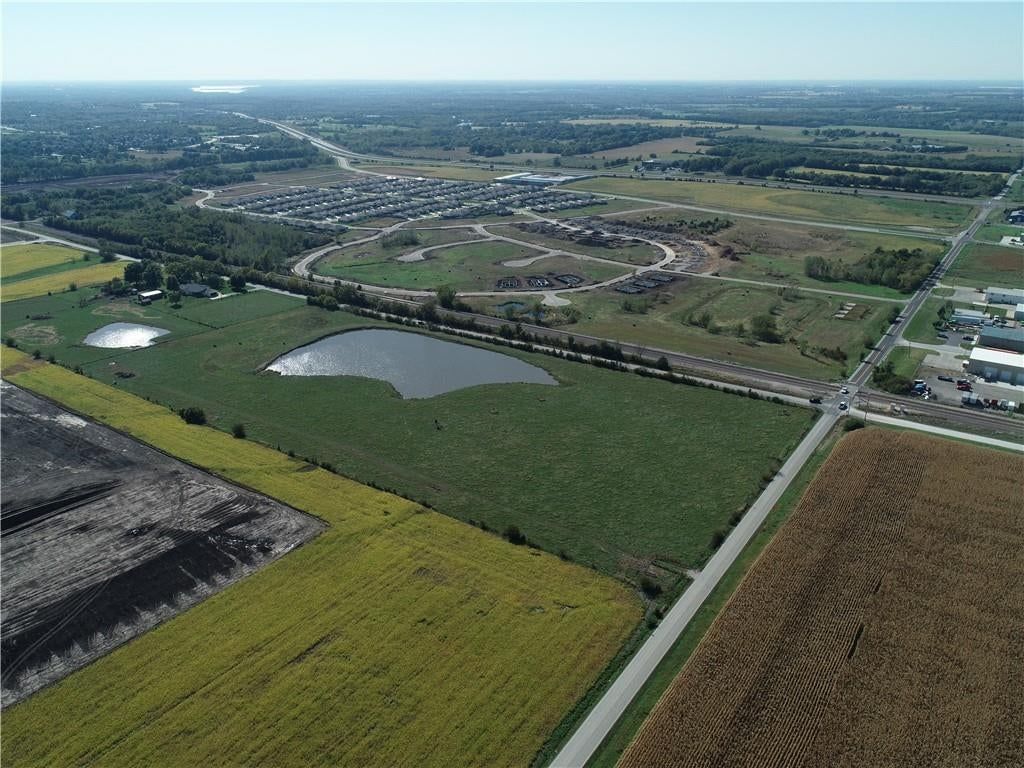 19151 Woodland Road, Spring Hill, KS: listing photo 3