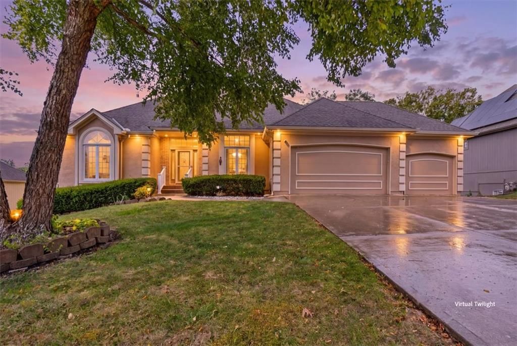 3730 S Milton Drive, Independence, MO: listing photo 2