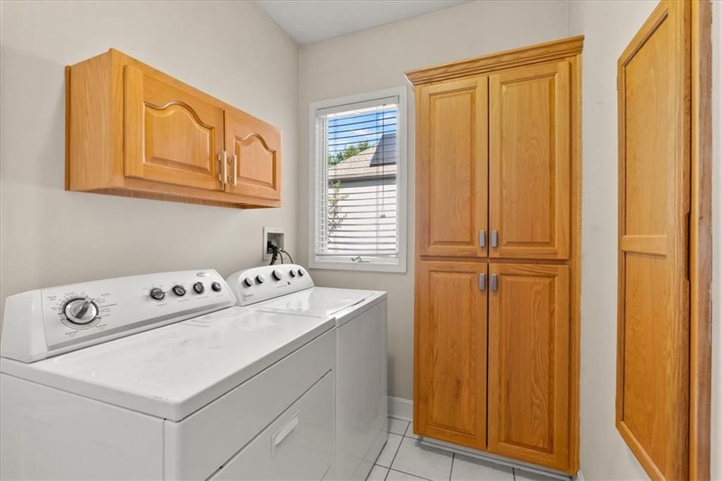 Photo 23 of 43 - 3730 S Milton Drive, Independence, MO 64055