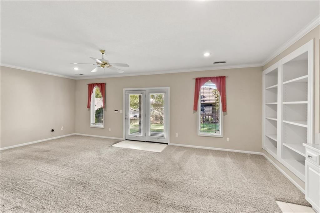 Photo 24 of 43 - 3730 S Milton Drive, Independence, MO 64055