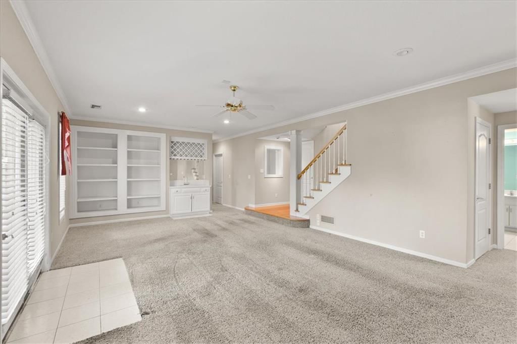 Wet bar at 3730 S Milton Drive, Independence, MO 64055