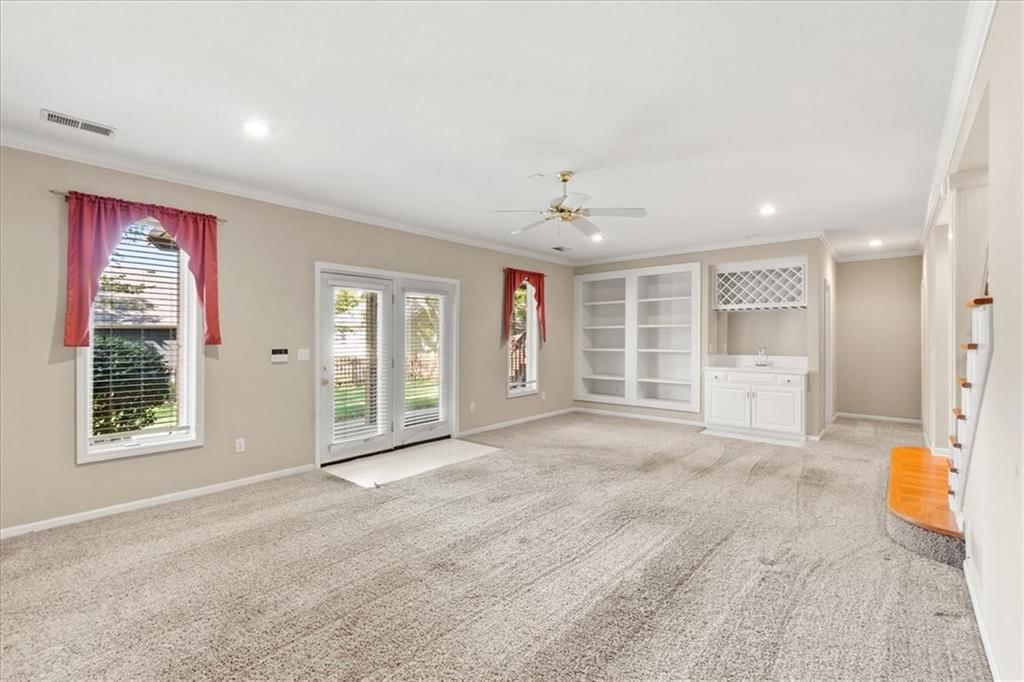 Photo 27 of 43 - 3730 S Milton Drive, Independence, MO 64055