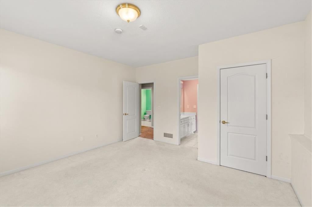 Photo 32 of 43 - 3730 S Milton Drive, Independence, MO 64055