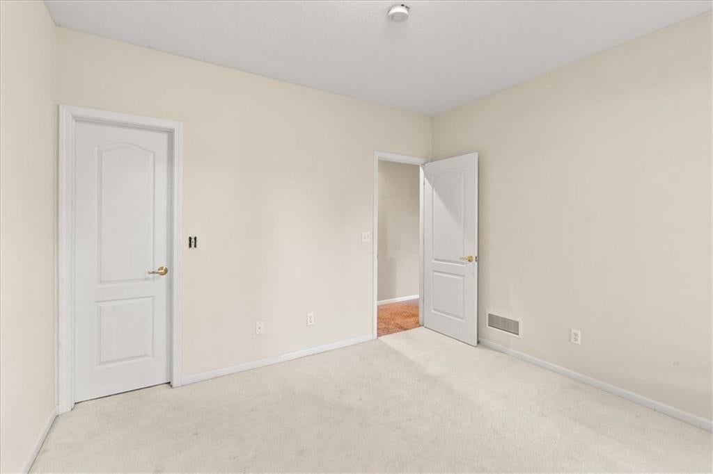 Photo 34 of 43 - 3730 S Milton Drive, Independence, MO 64055