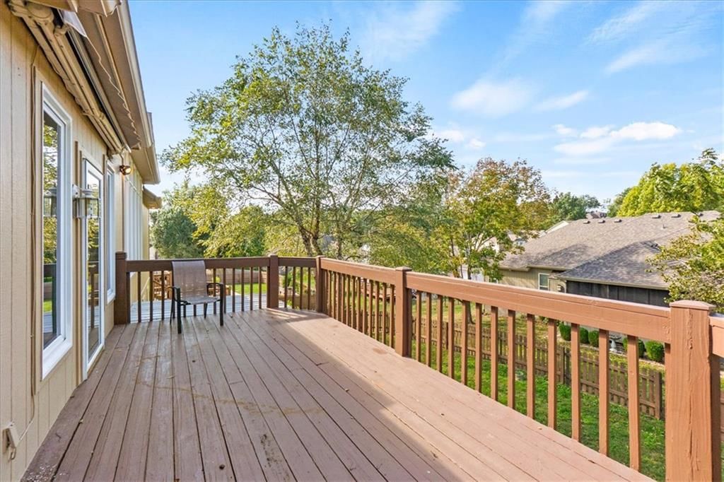 Photo 36 of 43 - 3730 S Milton Drive, Independence, MO 64055