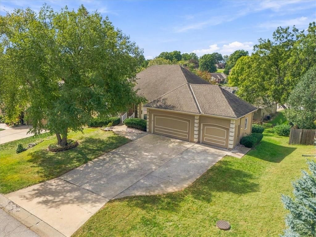 Photo 40 of 43 - 3730 S Milton Drive, Independence, MO 64055