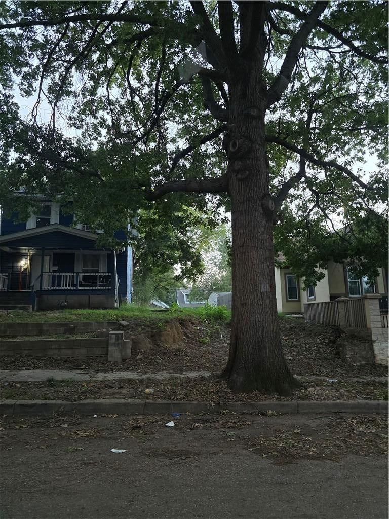 3909 Morrell Avenue, Kansas City, MO: listing photo 3