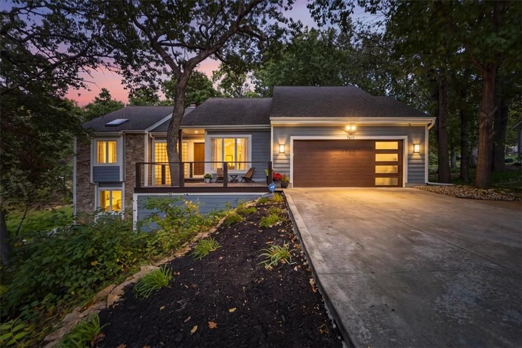 7611 Park Street, Lenexa, KS: listing photo 2