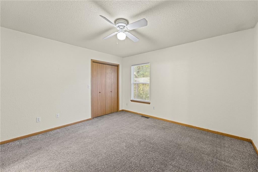 Photo 16 of 34 - 18501 E 3rd Street Court N, Independence, MO 64056