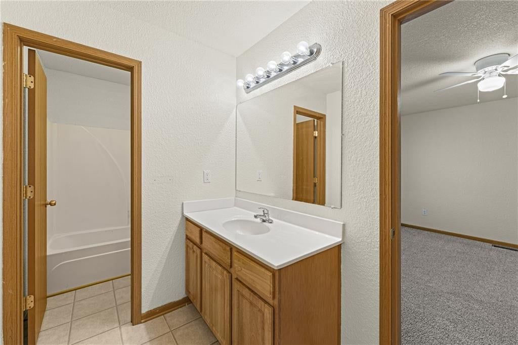 Photo 21 of 34 - 18501 E 3rd Street Court N, Independence, MO 64056