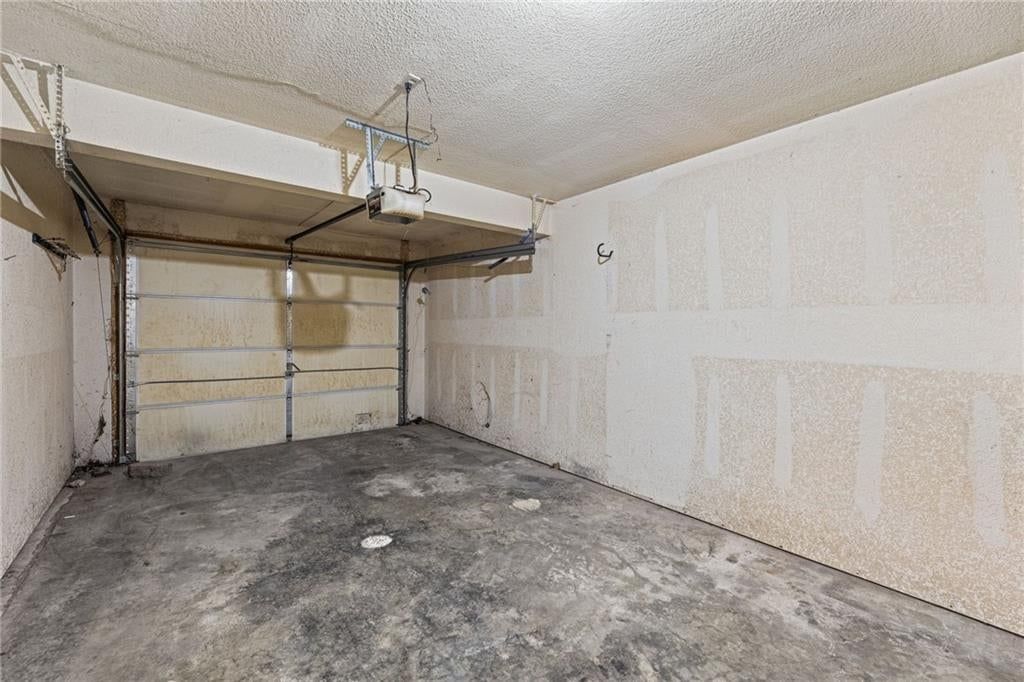 Photo 23 of 34 - 18501 E 3rd Street Court N, Independence, MO 64056