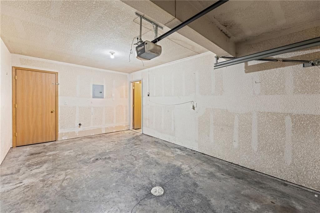 Photo 24 of 34 - 18501 E 3rd Street Court N, Independence, MO 64056