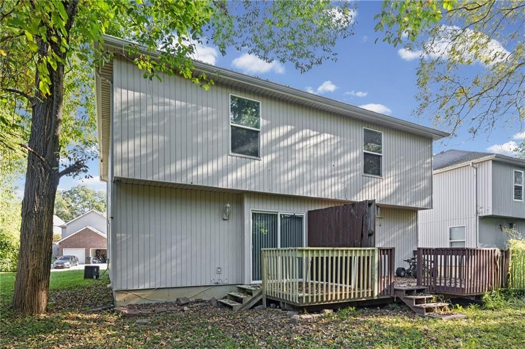 Photo 27 of 34 - 18501 E 3rd Street Court N, Independence, MO 64056