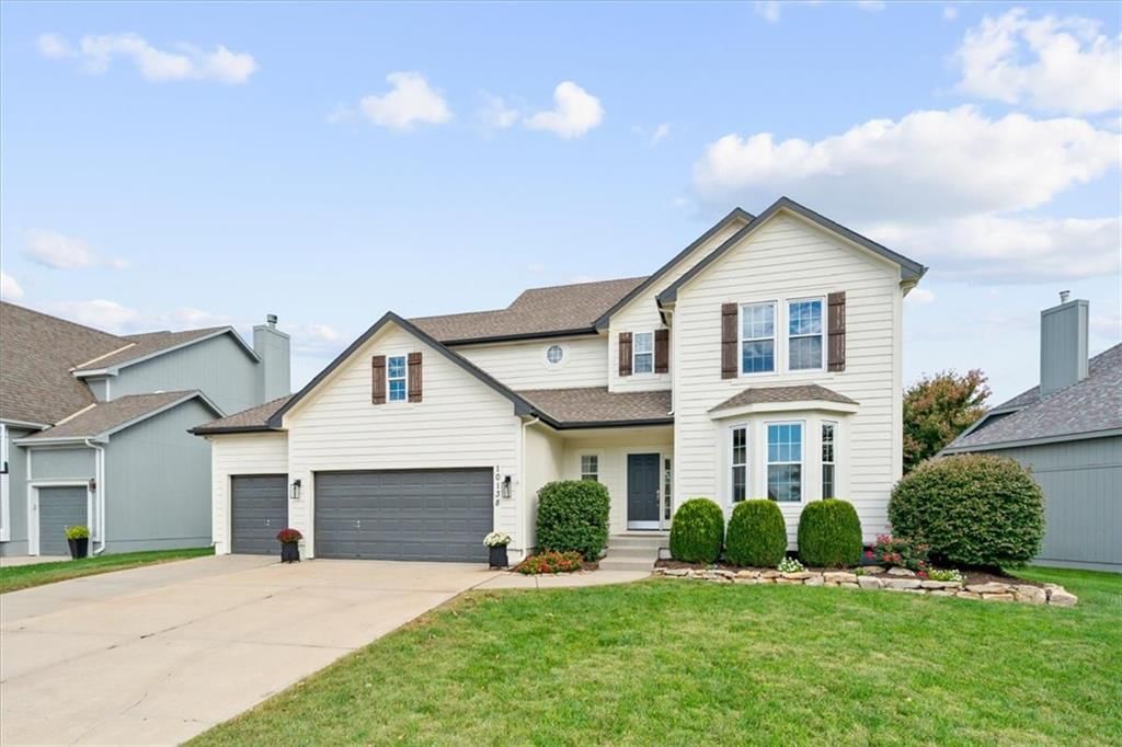 Photo 31 of 32 - 10138 Theden Circle, Lenexa, KS 66220