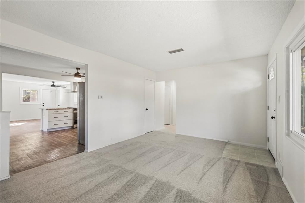 Photo 8 of 33 - 11235 Bristol Terrace, Kansas City, MO 64134
