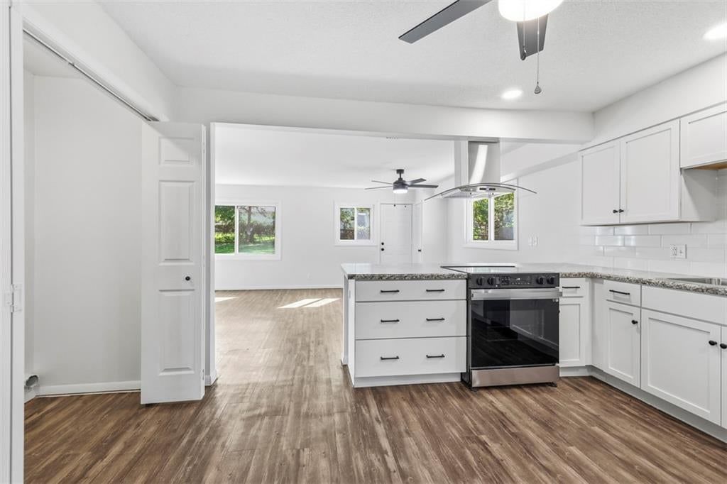 Photo 10 of 33 - 11235 Bristol Terrace, Kansas City, MO 64134