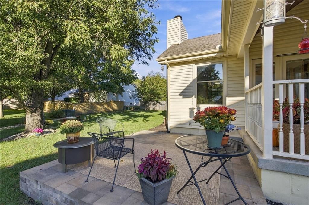 Paver patio at 11212 W 115TH Street, Overland Park, KS 66210