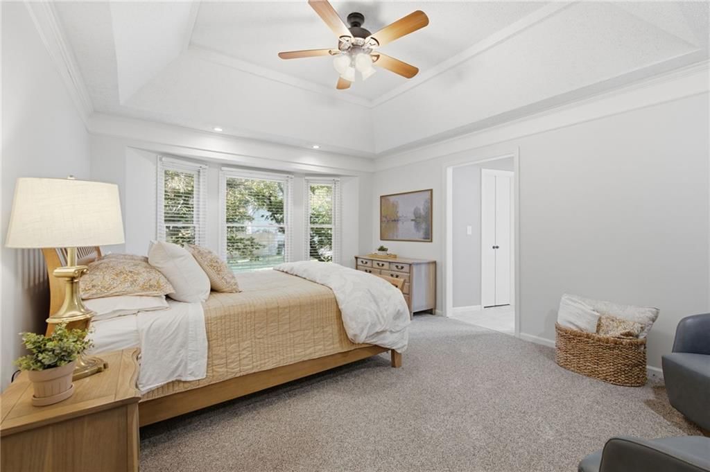 Photo 16 of 37 - 11212 W 115TH Street, Overland Park, KS 66210